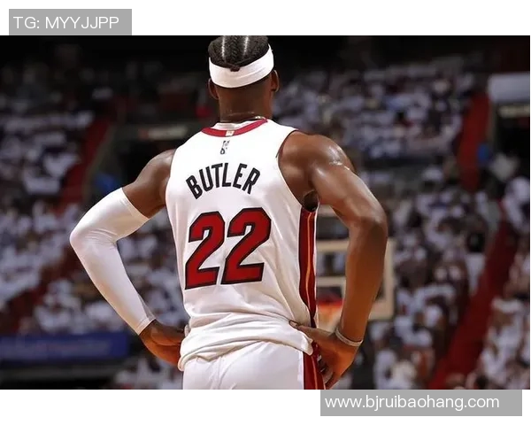 吉米巴特勒带领球队勇闯季后赛展现领袖风范与不屈精神